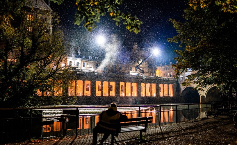 Wonka filming Pulteney Bridge with snow